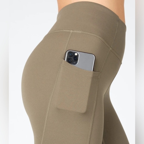 Fabletics Pants - NWT Fabletics 7/8 Leggings High Waisted, Side Pockets, Taupe, Large